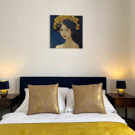 Mala Italia Apartments Вроцлав Екстер'єр фото
