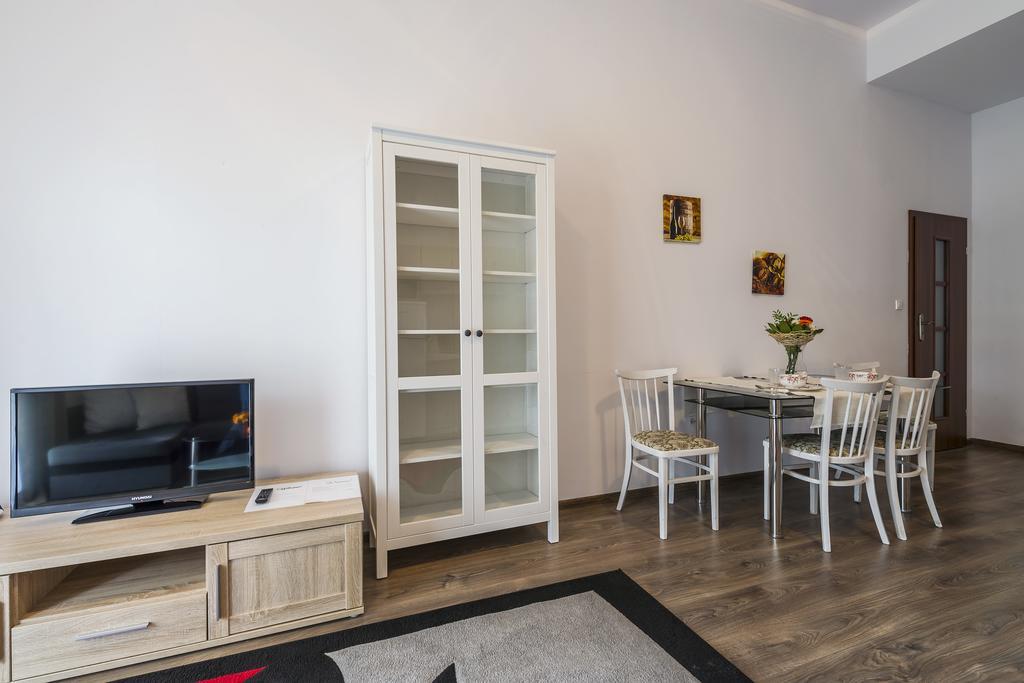 Mala Italia Apartments Вроцлав Екстер'єр фото